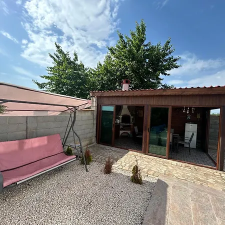 Golden Crown Villa *