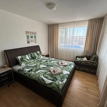 Villa Golden Crown Topola